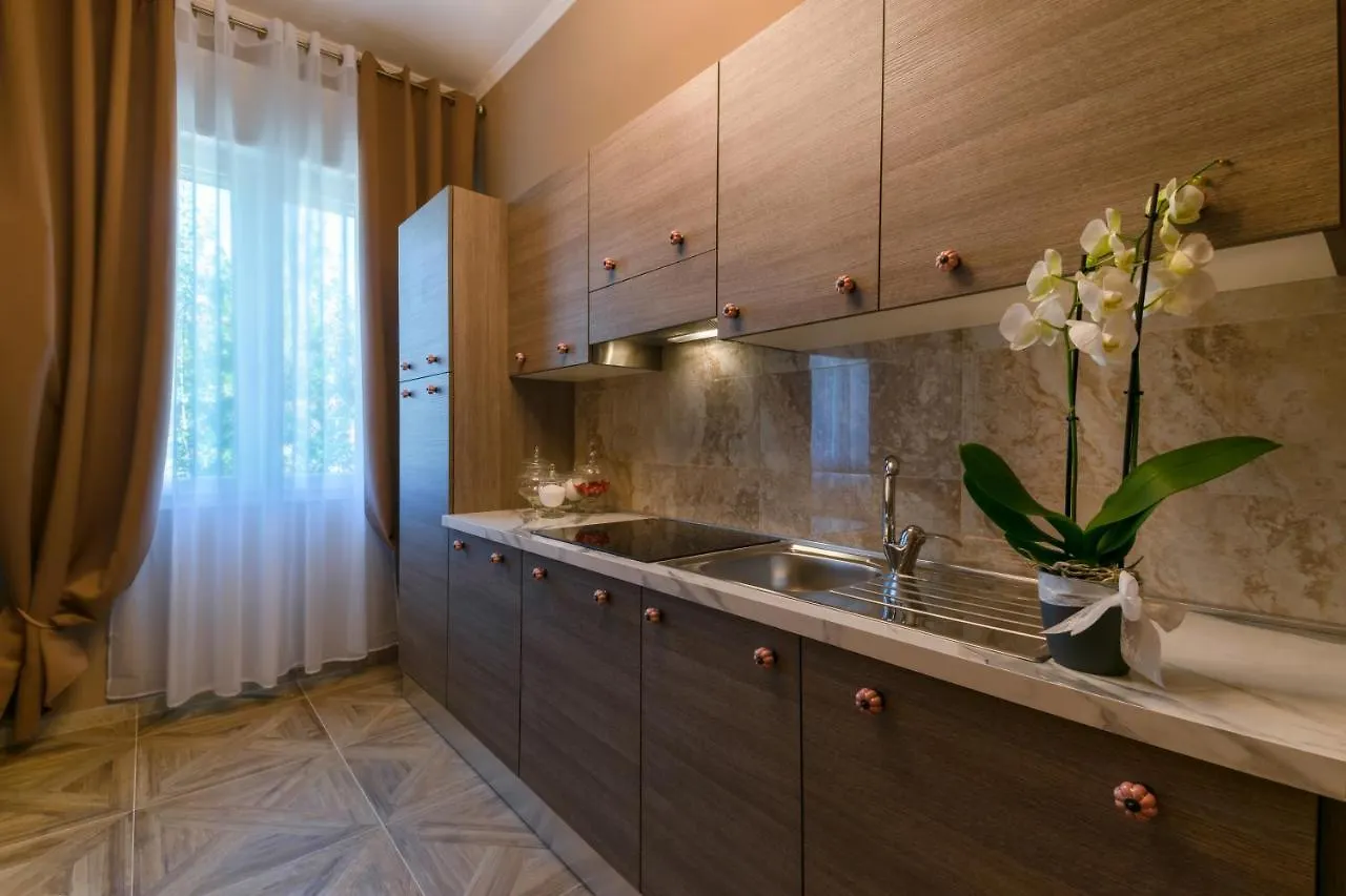 Dolce Casa Only Adults B&B سان لاتْسارو دي سافين 0*,